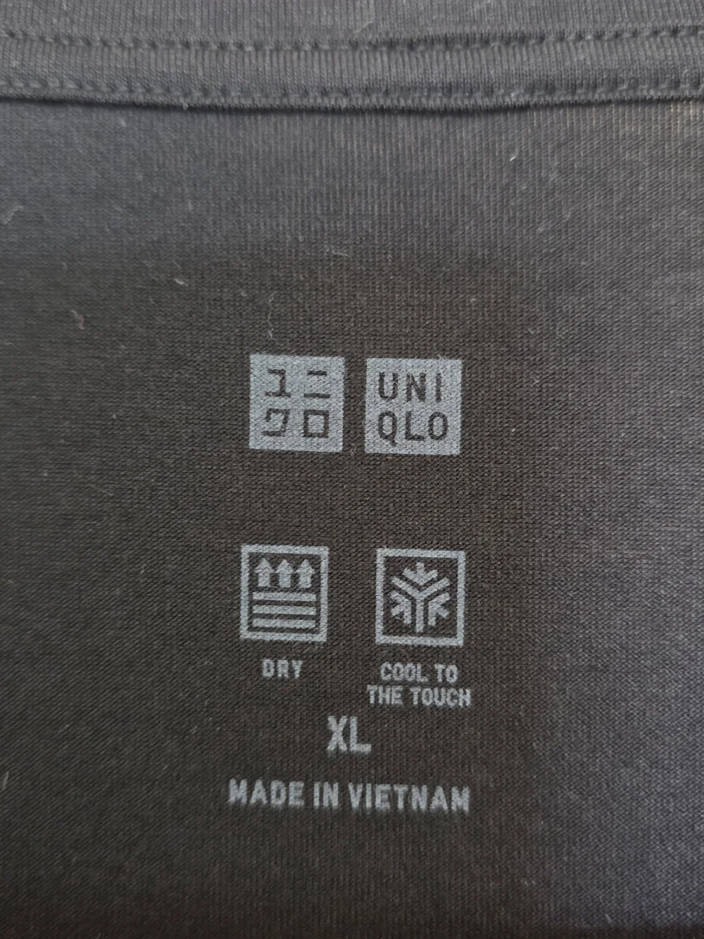 Uniqlo AIRism Relaxed T-Shirt — Black - Picture 4 of 4